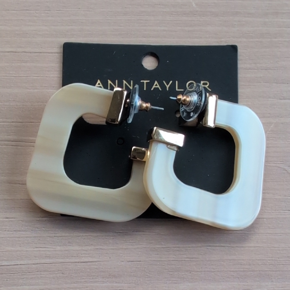 Ann Taylor Ivory and Gold Geometric Earrings
